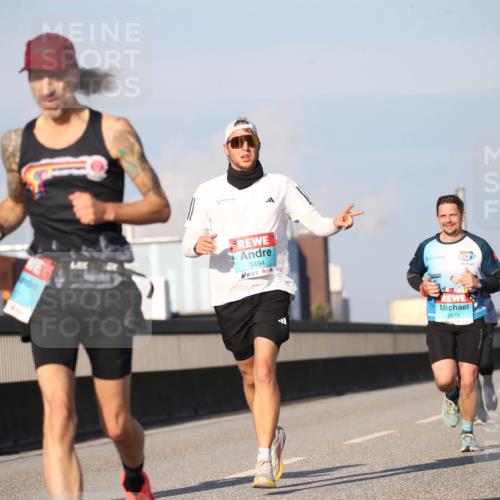 03.10.2025 - Köhlbrandbrückenlauf Jannik Wohlers http://msf.ph/oto/9076397 03.10.2025 09:42:57 Position 3 1048, 3494, 2879 meine-sportfotos.de