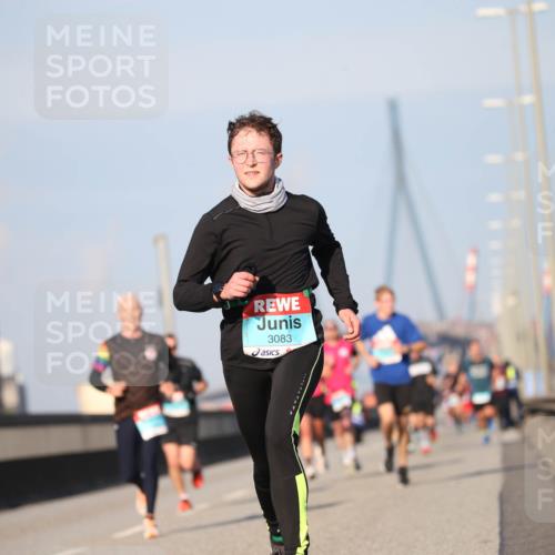 03.10.2025 - Köhlbrandbrückenlauf Jannik Wohlers http://msf.ph/oto/9076515 03.10.2025 09:43:00 Position 3 3083 meine-sportfotos.de