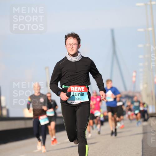 03.10.2025 - Köhlbrandbrückenlauf Jannik Wohlers http://msf.ph/oto/9076524 03.10.2025 09:43:00 Position 3 3083 meine-sportfotos.de
