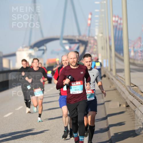 03.10.2025 - Köhlbrandbrückenlauf Jannik Wohlers http://msf.ph/oto/9076591 03.10.2025 09:43:19 Position 3 3834, 069 meine-sportfotos.de