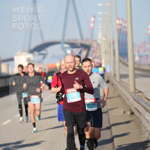03.10.2025 - Köhlbrandbrückenlauf Jannik Wohlers http://msf.ph/oto/9076610 03.10.2025 09:43:19 Position 3 3834, 1069 meine-sportfotos.de
