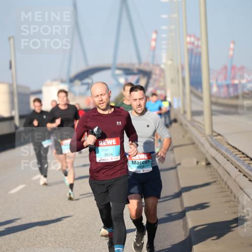 03.10.2025 - Köhlbrandbrückenlauf Jannik Wohlers http://msf.ph/oto/9076615 03.10.2025 09:43:20 Position 3 3834, 1069 meine-sportfotos.de