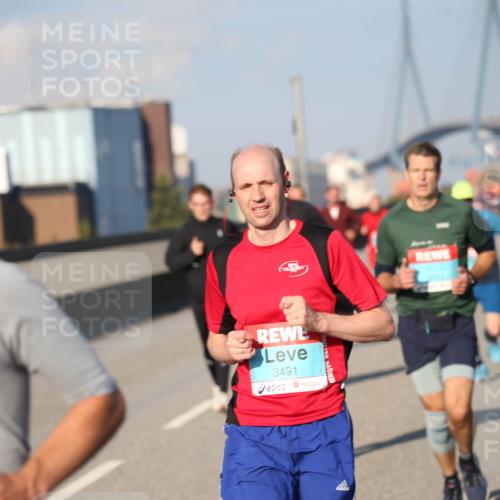 03.10.2025 - Köhlbrandbrückenlauf Jannik Wohlers http://msf.ph/oto/9076699 03.10.2025 09:43:24 Position 3 3491 meine-sportfotos.de