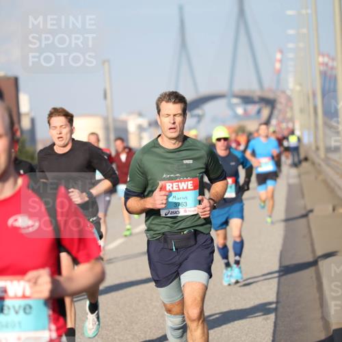 03.10.2025 - Köhlbrandbrückenlauf Jannik Wohlers http://msf.ph/oto/9076719 03.10.2025 09:43:24 Position 3 3491, 3763 meine-sportfotos.de