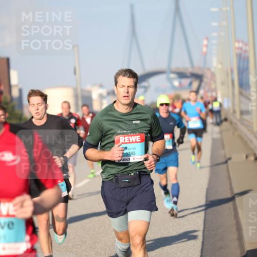 03.10.2025 - Köhlbrandbrückenlauf Jannik Wohlers http://msf.ph/oto/9076725 03.10.2025 09:43:25 Position 3 3401, 3763 meine-sportfotos.de