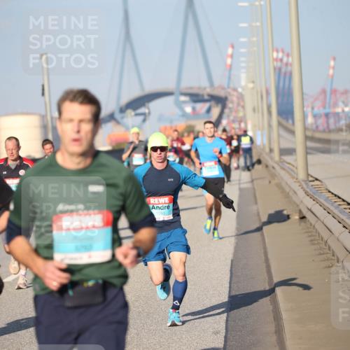 03.10.2025 - Köhlbrandbrückenlauf Jannik Wohlers http://msf.ph/oto/9076732 03.10.2025 09:43:25 Position 3 3531, 1050 meine-sportfotos.de