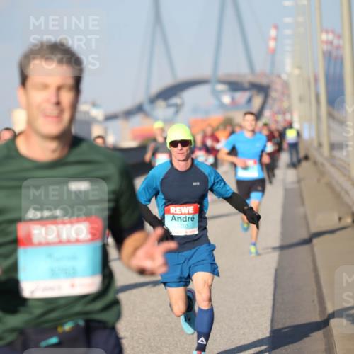 03.10.2025 - Köhlbrandbrückenlauf Jannik Wohlers http://msf.ph/oto/9076775 03.10.2025 09:43:26 Position 3 3531, 1050 meine-sportfotos.de