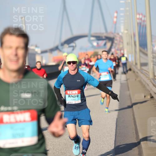03.10.2025 - Köhlbrandbrückenlauf Jannik Wohlers http://msf.ph/oto/9076779 03.10.2025 09:43:26 Position 3 9591, 1050 meine-sportfotos.de