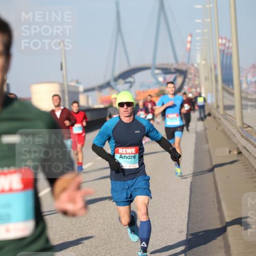 03.10.2025 - Köhlbrandbrückenlauf Jannik Wohlers http://msf.ph/oto/9076798 03.10.2025 09:43:27 Position 3 1050 meine-sportfotos.de