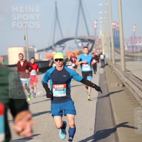 03.10.2025 - Köhlbrandbrückenlauf Jannik Wohlers http://msf.ph/oto/9076806 03.10.2025 09:43:27 Position 3 1050 meine-sportfotos.de