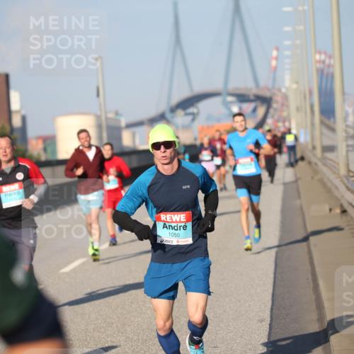 03.10.2025 - Köhlbrandbrückenlauf Jannik Wohlers http://msf.ph/oto/9076829 03.10.2025 09:43:27 Position 3 1050 meine-sportfotos.de