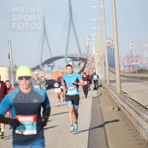 03.10.2025 - Köhlbrandbrückenlauf Jannik Wohlers http://msf.ph/oto/9076841 03.10.2025 09:43:28 Position 3  meine-sportfotos.de