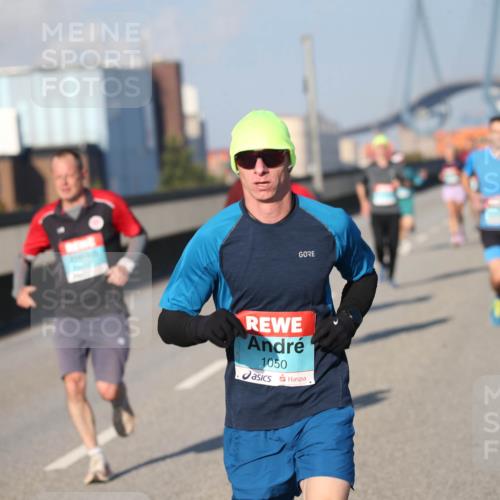 03.10.2025 - Köhlbrandbrückenlauf Jannik Wohlers http://msf.ph/oto/9076853 03.10.2025 09:43:28 Position 3 1050 meine-sportfotos.de