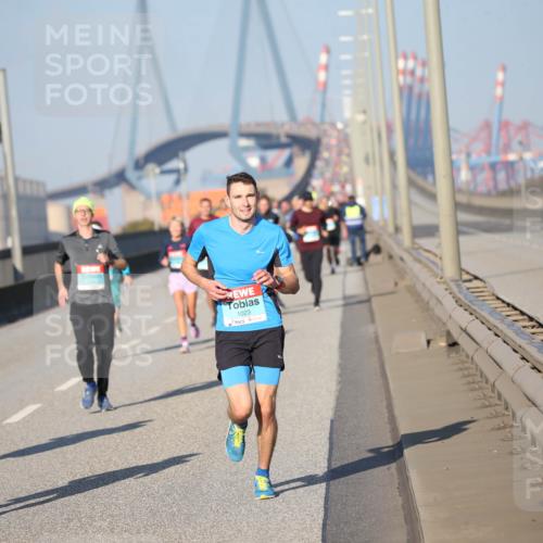 03.10.2025 - Köhlbrandbrückenlauf Jannik Wohlers http://msf.ph/oto/9076861 03.10.2025 09:43:29 Position 3 1023 meine-sportfotos.de