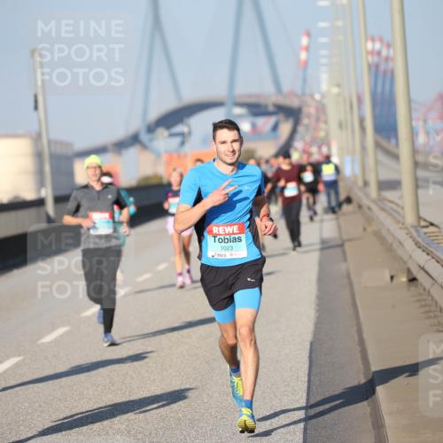 03.10.2025 - Köhlbrandbrückenlauf Jannik Wohlers http://msf.ph/oto/9076889 03.10.2025 09:43:30 Position 3 1065, 1023 meine-sportfotos.de