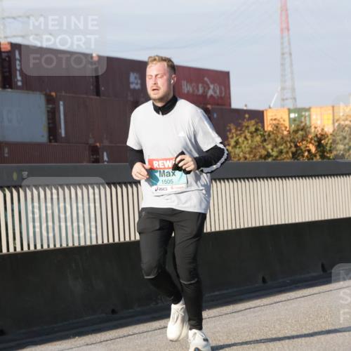 03.10.2025 - Köhlbrandbrückenlauf Jannik Wohlers http://msf.ph/oto/9076890 03.10.2025 09:52:07 Position 3 1505 meine-sportfotos.de