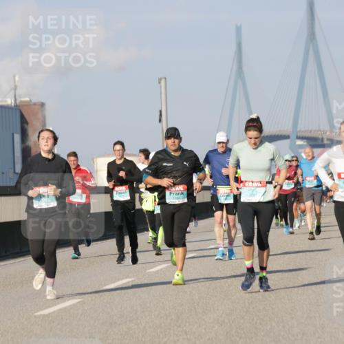 03.10.2025 - Köhlbrandbrückenlauf Jannik Wohlers http://msf.ph/oto/9076987 03.10.2025 09:52:10 Position 3 1301, 1333, 3797, 1395 meine-sportfotos.de