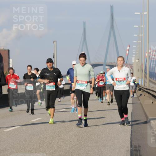 03.10.2025 - Köhlbrandbrückenlauf Jannik Wohlers http://msf.ph/oto/9077001 03.10.2025 09:52:11 Position 3 1301, 3797, 1395 meine-sportfotos.de