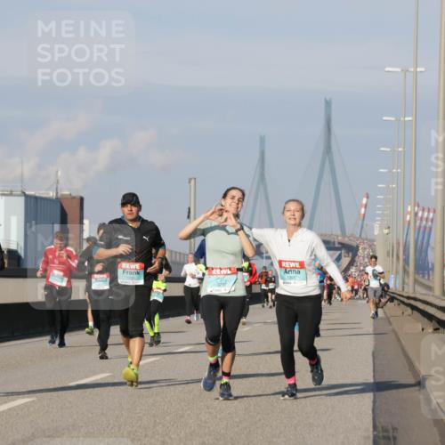 03.10.2025 - Köhlbrandbrückenlauf Jannik Wohlers http://msf.ph/oto/9077038 03.10.2025 09:52:12 Position 3 1301, 1395, 1333, 3797 meine-sportfotos.de