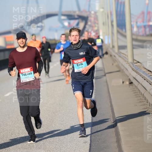 03.10.2025 - Köhlbrandbrückenlauf Jannik Wohlers http://msf.ph/oto/9077092 03.10.2025 09:43:41 Position 3 1421, 3143, 7 meine-sportfotos.de