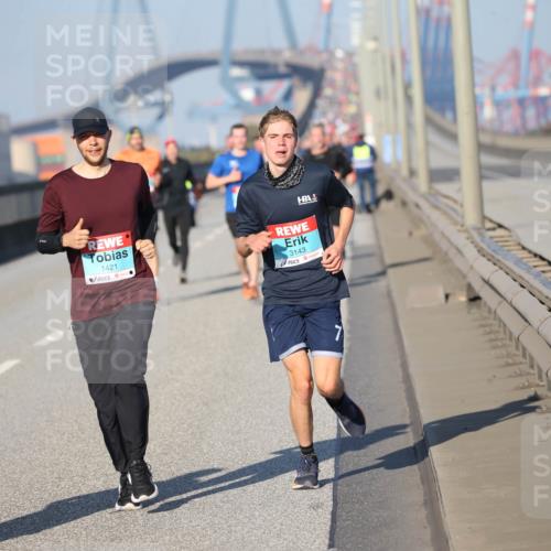 03.10.2025 - Köhlbrandbrückenlauf Jannik Wohlers http://msf.ph/oto/9077095 03.10.2025 09:43:41 Position 3 1421, 3143 meine-sportfotos.de