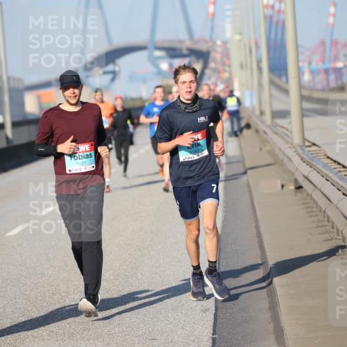 03.10.2025 - Köhlbrandbrückenlauf Jannik Wohlers http://msf.ph/oto/9077107 03.10.2025 09:43:41 Position 3 1421, 3143, 7 meine-sportfotos.de