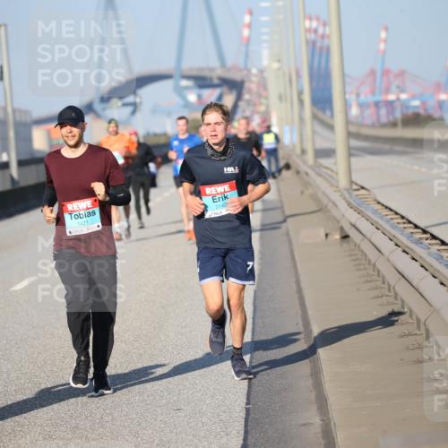 03.10.2025 - Köhlbrandbrückenlauf Jannik Wohlers http://msf.ph/oto/9077124 03.10.2025 09:43:41 Position 3 1421, 3143, 7 meine-sportfotos.de