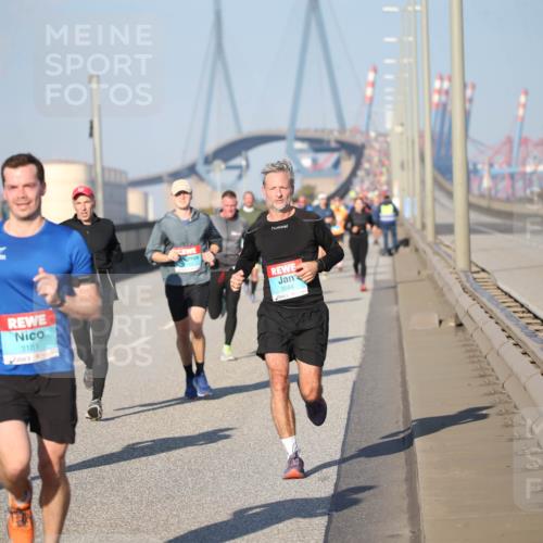 03.10.2025 - Köhlbrandbrückenlauf Jannik Wohlers http://msf.ph/oto/9077205 03.10.2025 09:43:49 Position 3 1101, 3181, 3544 meine-sportfotos.de