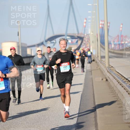 03.10.2025 - Köhlbrandbrückenlauf Jannik Wohlers http://msf.ph/oto/9077208 03.10.2025 09:43:50 Position 3 1101, 3181, 35441 meine-sportfotos.de
