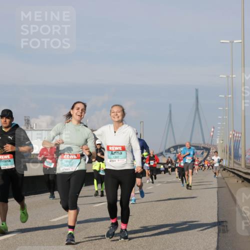 03.10.2025 - Köhlbrandbrückenlauf Jannik Wohlers http://msf.ph/oto/9077231 03.10.2025 09:52:15 Position 3 1333, 3797, 1395 meine-sportfotos.de
