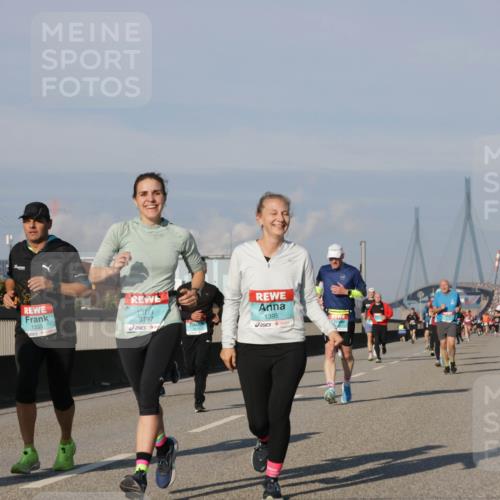03.10.2025 - Köhlbrandbrückenlauf Jannik Wohlers http://msf.ph/oto/9077283 03.10.2025 09:52:15 Position 3 1333, 3797, 1395 meine-sportfotos.de