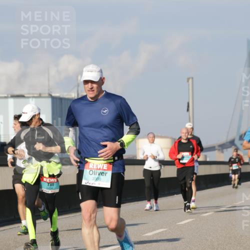 03.10.2025 - Köhlbrandbrückenlauf Jannik Wohlers http://msf.ph/oto/9077328 03.10.2025 09:52:17 Position 3 3434, 3300 meine-sportfotos.de