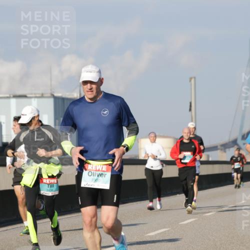 03.10.2025 - Köhlbrandbrückenlauf Jannik Wohlers http://msf.ph/oto/9077332 03.10.2025 09:52:17 Position 3 3434, 3300 meine-sportfotos.de