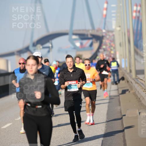 03.10.2025 - Köhlbrandbrückenlauf Jannik Wohlers http://msf.ph/oto/9077361 03.10.2025 09:44:02 Position 3 1261, 3043 meine-sportfotos.de