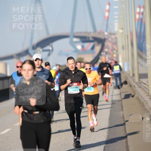 03.10.2025 - Köhlbrandbrückenlauf Jannik Wohlers http://msf.ph/oto/9077365 03.10.2025 09:44:02 Position 3 1261 meine-sportfotos.de