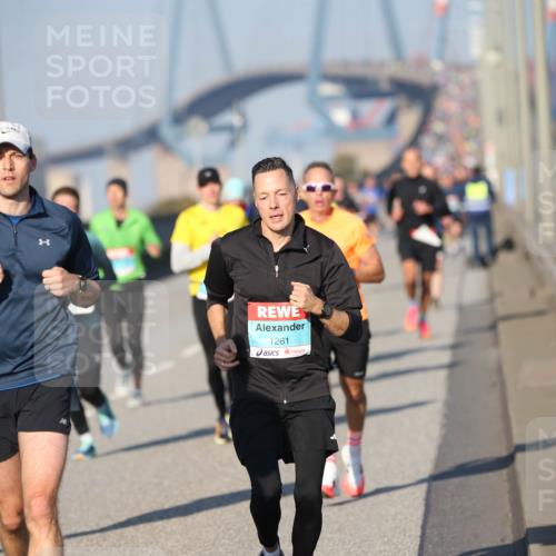 03.10.2025 - Köhlbrandbrückenlauf Jannik Wohlers http://msf.ph/oto/9077390 03.10.2025 09:44:05 Position 3 1261 meine-sportfotos.de