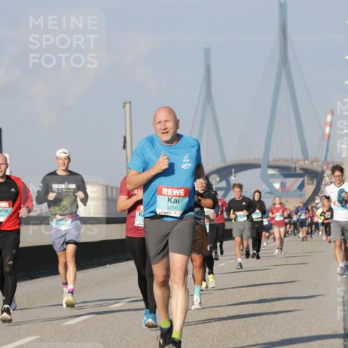 03.10.2025 - Köhlbrandbrückenlauf Jannik Wohlers http://msf.ph/oto/9077417 03.10.2025 09:52:20 Position 3 70, 3, 3250, 6 meine-sportfotos.de