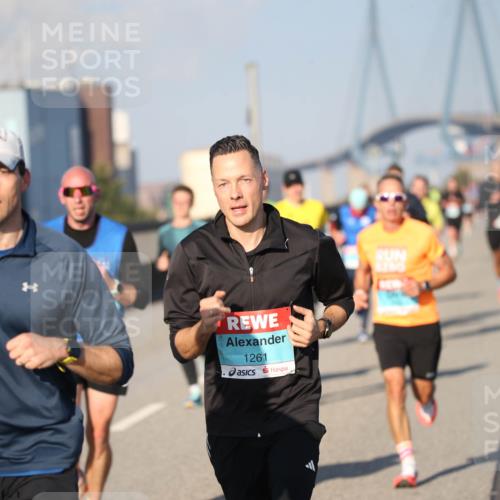 03.10.2025 - Köhlbrandbrückenlauf Jannik Wohlers http://msf.ph/oto/9077418 03.10.2025 09:44:08 Position 3 1261 meine-sportfotos.de