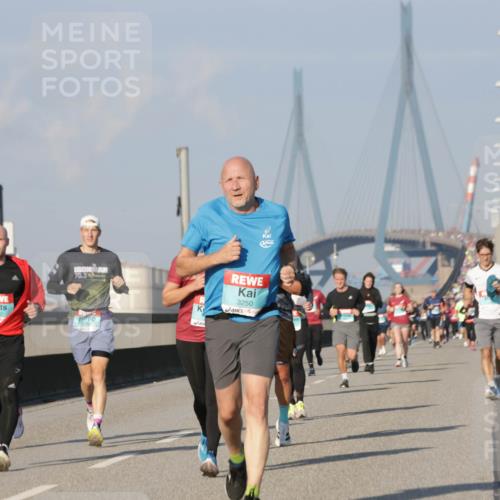 03.10.2025 - Köhlbrandbrückenlauf Jannik Wohlers http://msf.ph/oto/9077424 03.10.2025 09:52:20 Position 3 70, 3, 3250 meine-sportfotos.de