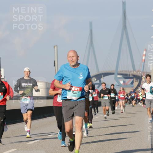03.10.2025 - Köhlbrandbrückenlauf Jannik Wohlers http://msf.ph/oto/9077427 03.10.2025 09:52:20 Position 3 1962, 70, 3, 3250 meine-sportfotos.de