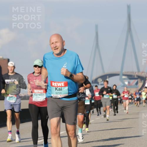 03.10.2025 - Köhlbrandbrückenlauf Jannik Wohlers http://msf.ph/oto/9077446 03.10.2025 09:52:22 Position 3 1384, 3250 meine-sportfotos.de