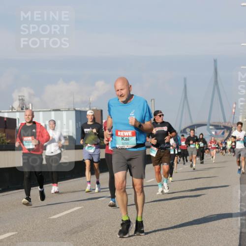 03.10.2025 - Köhlbrandbrückenlauf Jannik Wohlers http://msf.ph/oto/9077467 03.10.2025 09:52:23 Position 3 3250 meine-sportfotos.de