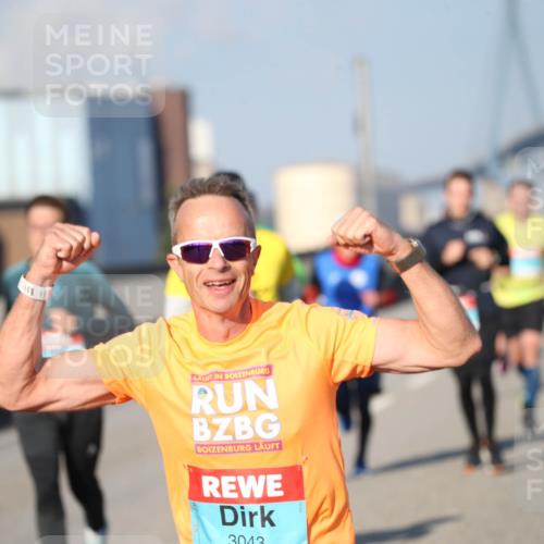 03.10.2025 - Köhlbrandbrückenlauf Jannik Wohlers http://msf.ph/oto/9077519 03.10.2025 09:44:11 Position 3 3043 meine-sportfotos.de