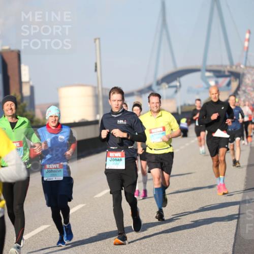 03.10.2025 - Köhlbrandbrückenlauf Jannik Wohlers http://msf.ph/oto/9077524 03.10.2025 09:44:12 Position 3 2955, 3136 meine-sportfotos.de