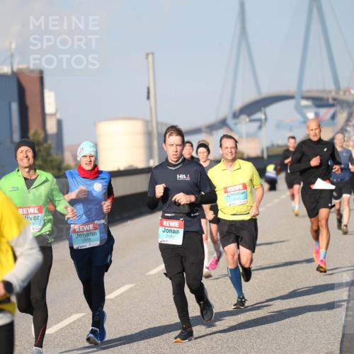 03.10.2025 - Köhlbrandbrückenlauf Jannik Wohlers http://msf.ph/oto/9077528 03.10.2025 09:44:12 Position 3 10, 2955, 3136, 1083 meine-sportfotos.de