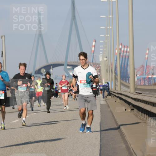 03.10.2025 - Köhlbrandbrückenlauf Jannik Wohlers http://msf.ph/oto/9077567 03.10.2025 09:52:27 Position 3 3278, 1516 meine-sportfotos.de