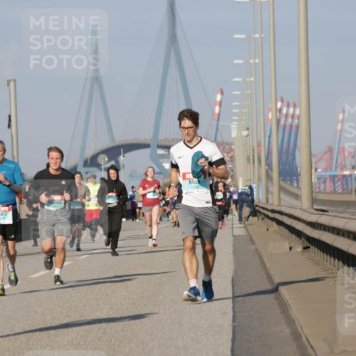 03.10.2025 - Köhlbrandbrückenlauf Jannik Wohlers http://msf.ph/oto/9077573 03.10.2025 09:52:27 Position 3 3278, 1516 meine-sportfotos.de