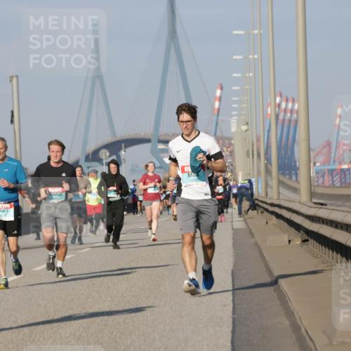 03.10.2025 - Köhlbrandbrückenlauf Jannik Wohlers http://msf.ph/oto/9077578 03.10.2025 09:52:27 Position 3 3278, 1516 meine-sportfotos.de