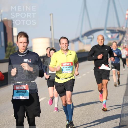 03.10.2025 - Köhlbrandbrückenlauf Jannik Wohlers http://msf.ph/oto/9077584 03.10.2025 09:44:14 Position 3 2955, 3136, 1083 meine-sportfotos.de
