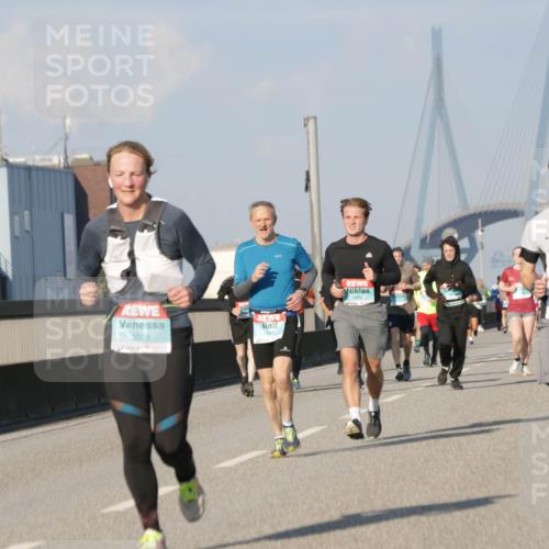 03.10.2025 - Köhlbrandbrückenlauf Jannik Wohlers http://msf.ph/oto/9077592 03.10.2025 09:52:28 Position 3 3278, 1319, 1402, 1516 meine-sportfotos.de